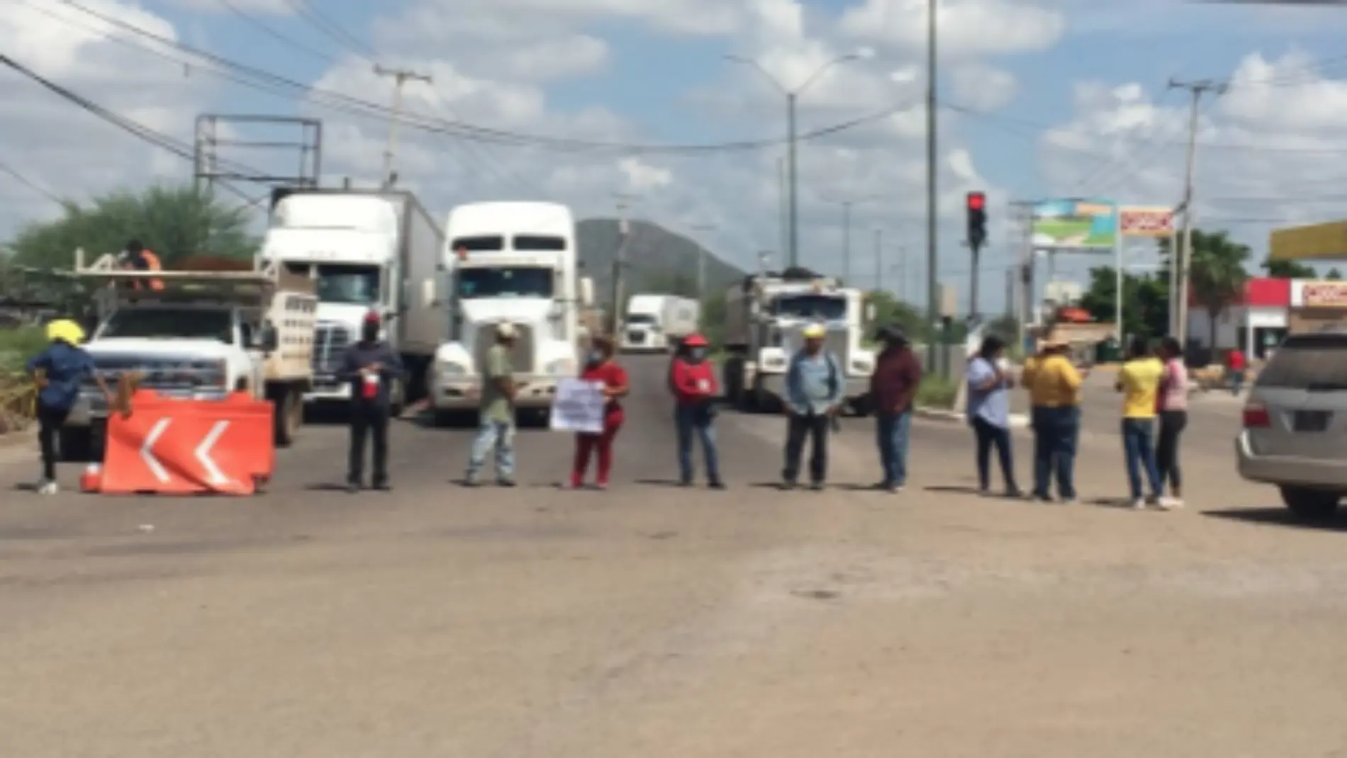 manifestantes-plutarco-elias-calles-agua